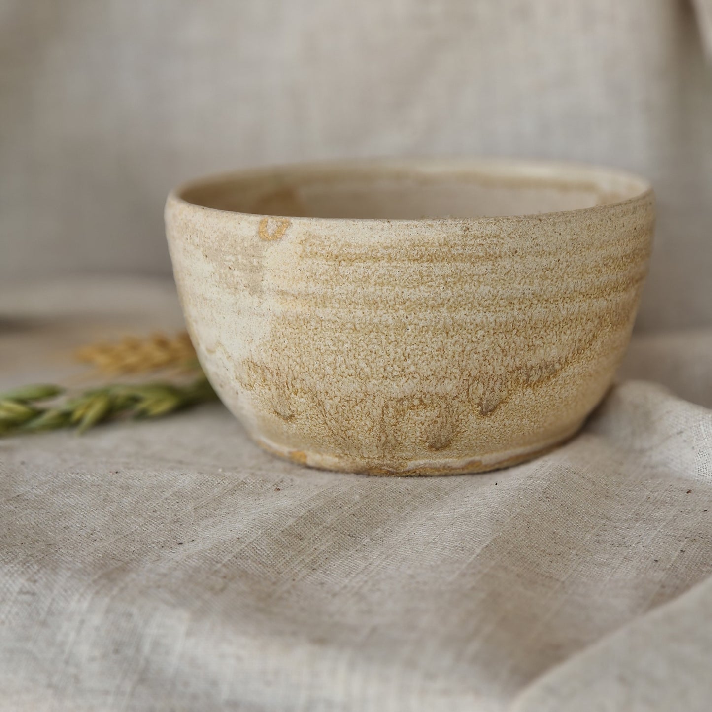 Cream medium bowl