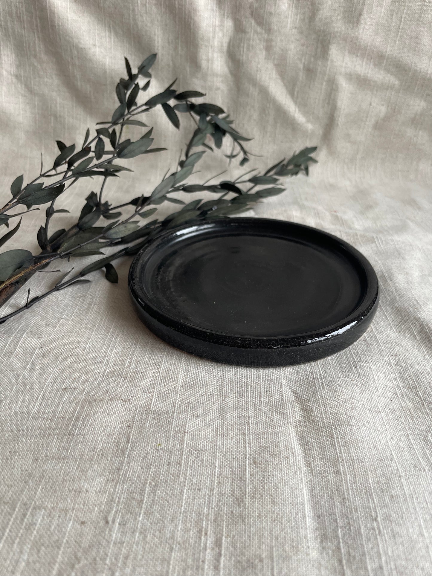 Black Cake Plate