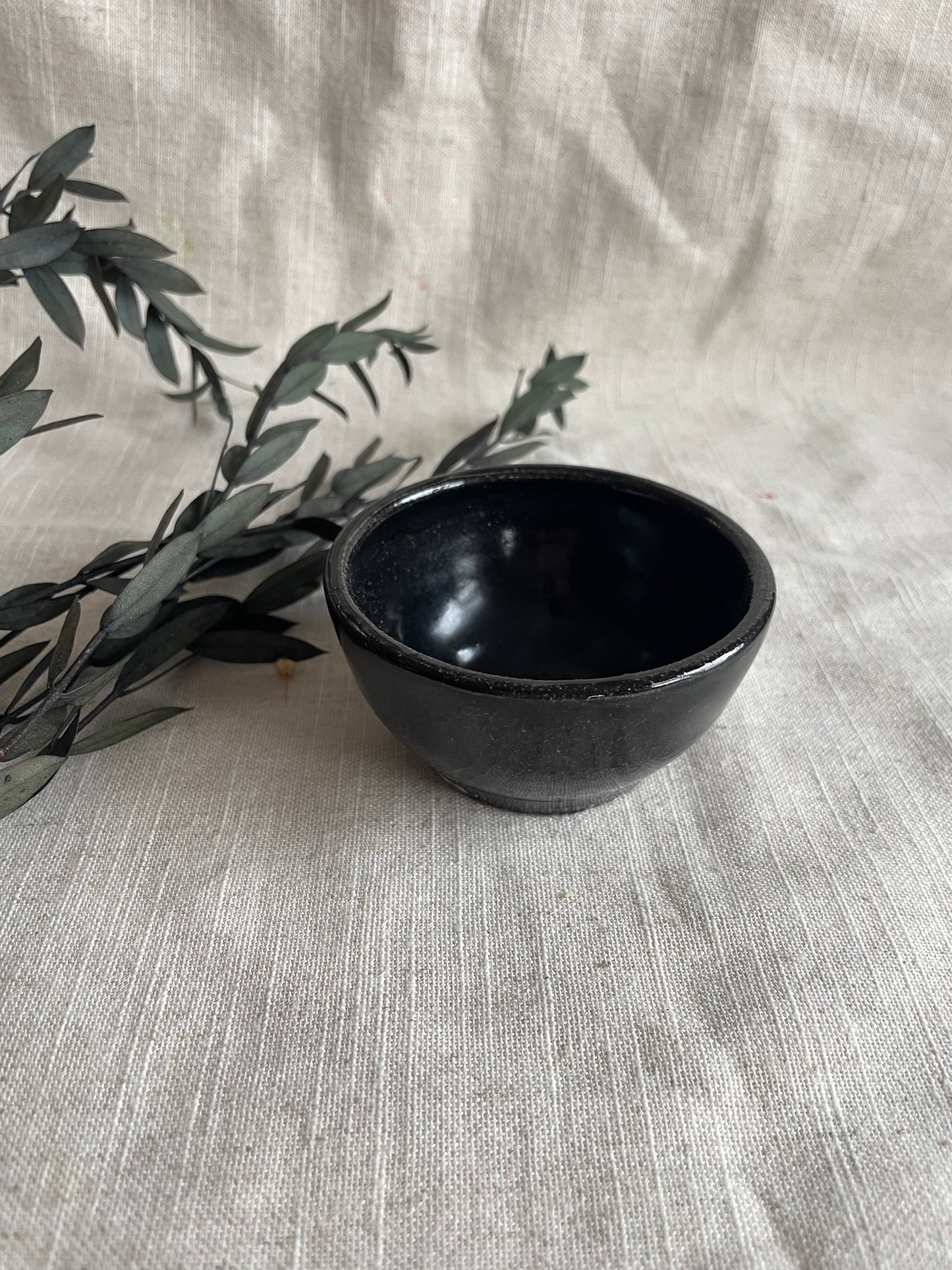Black Condiment Pot