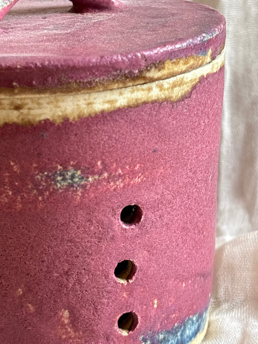 Dark Pink Garlic Pot