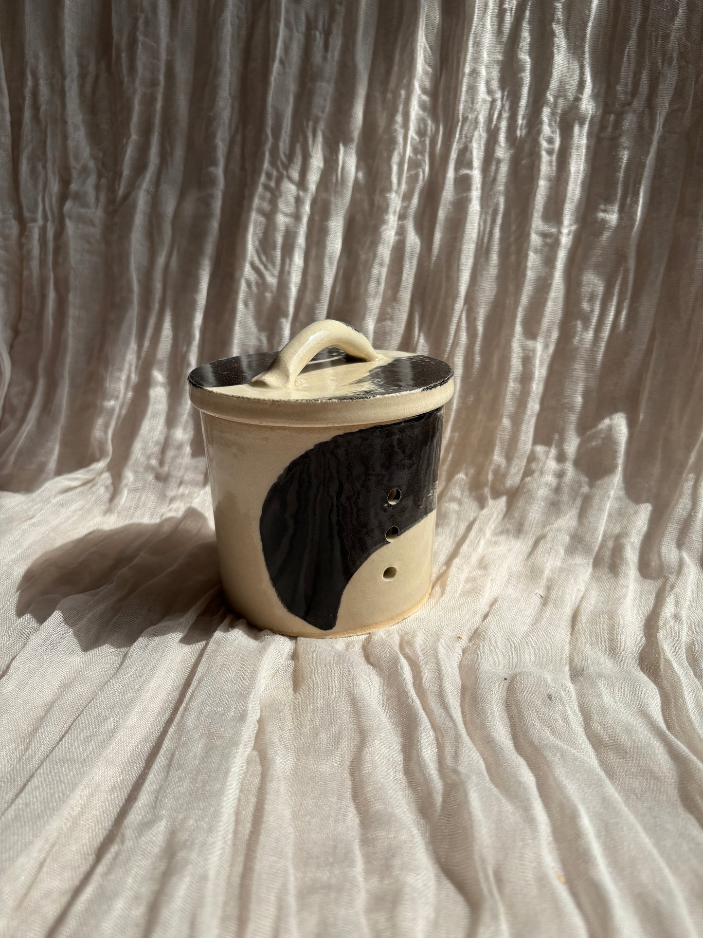 The Makers Mark Garlic Pot