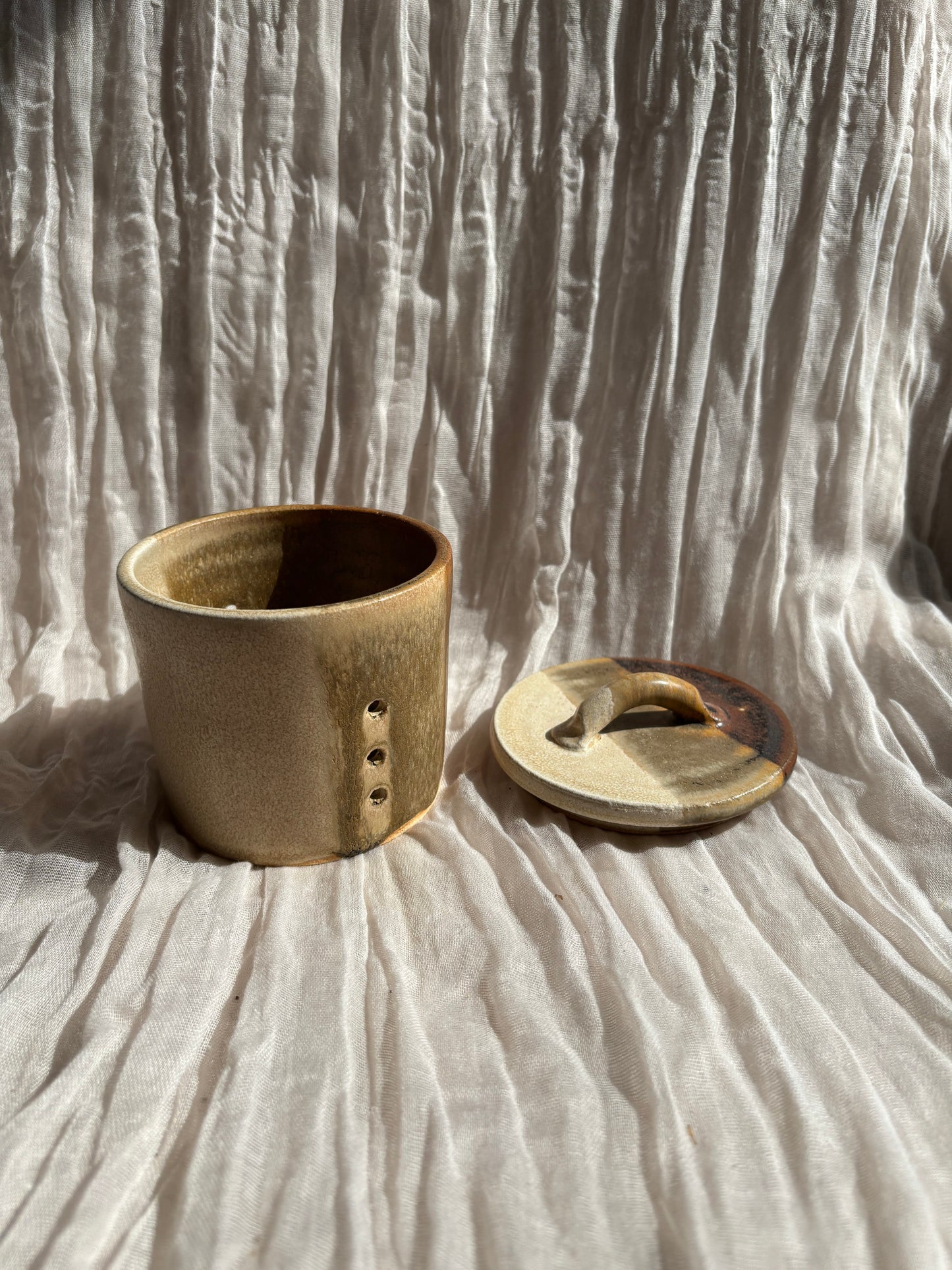 Sandstorm Garlic Pot