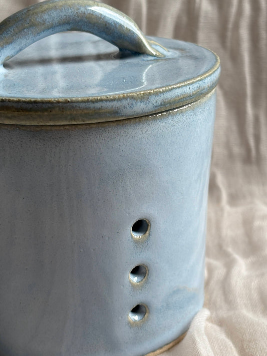 Sky Blue Garlic Pot