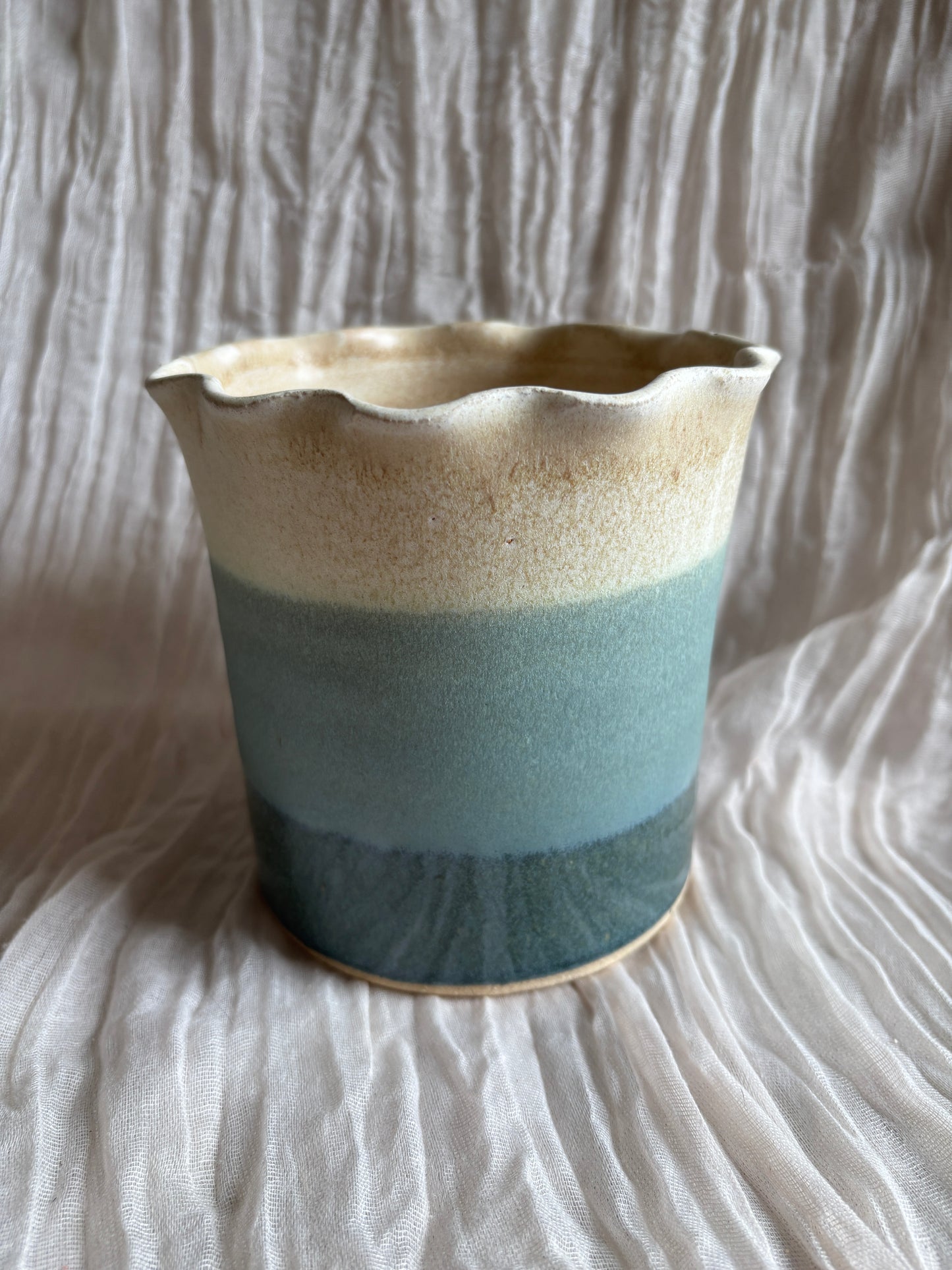 Mountains Scalloped Planter