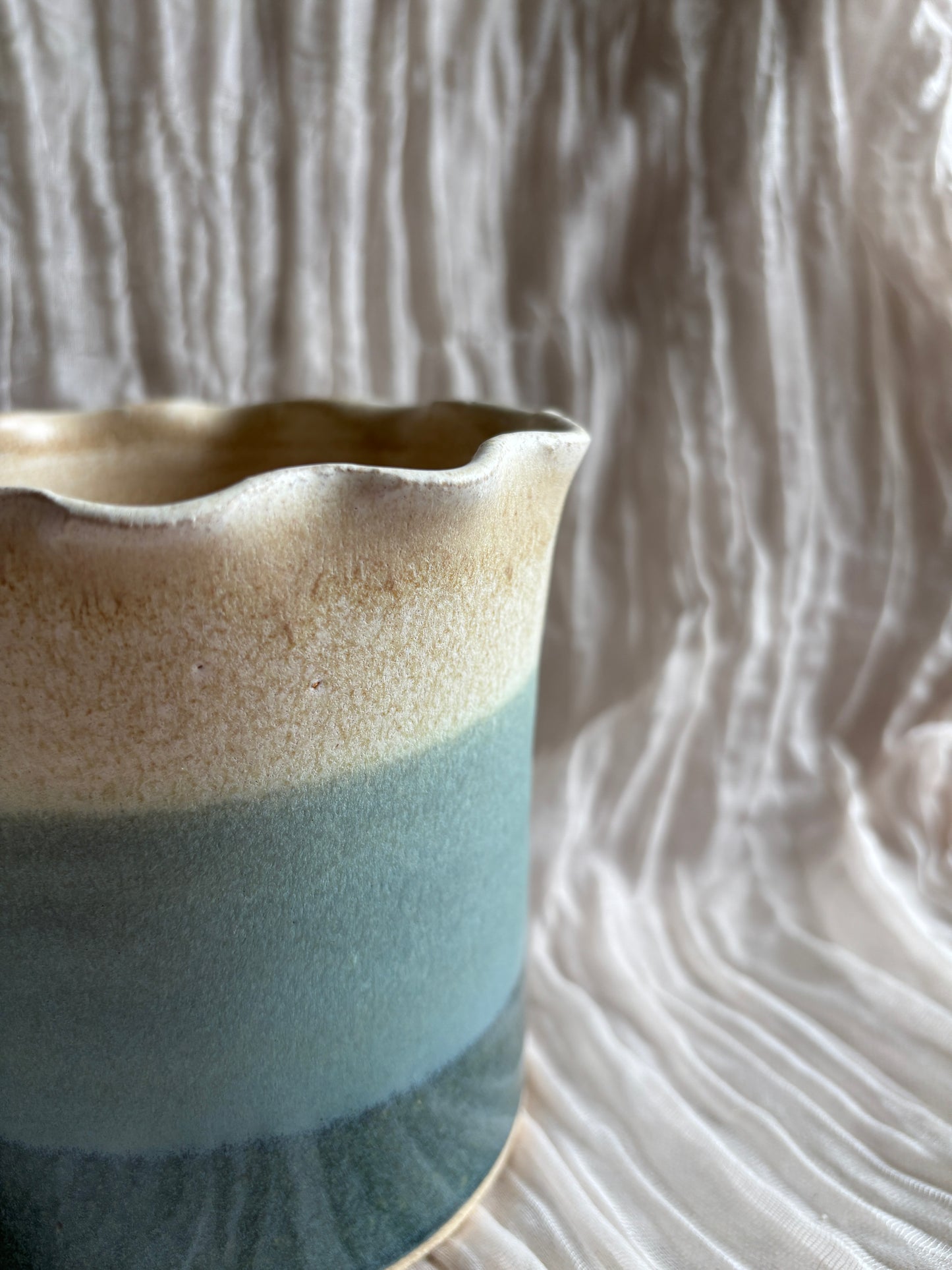 Mountains Scalloped Planter