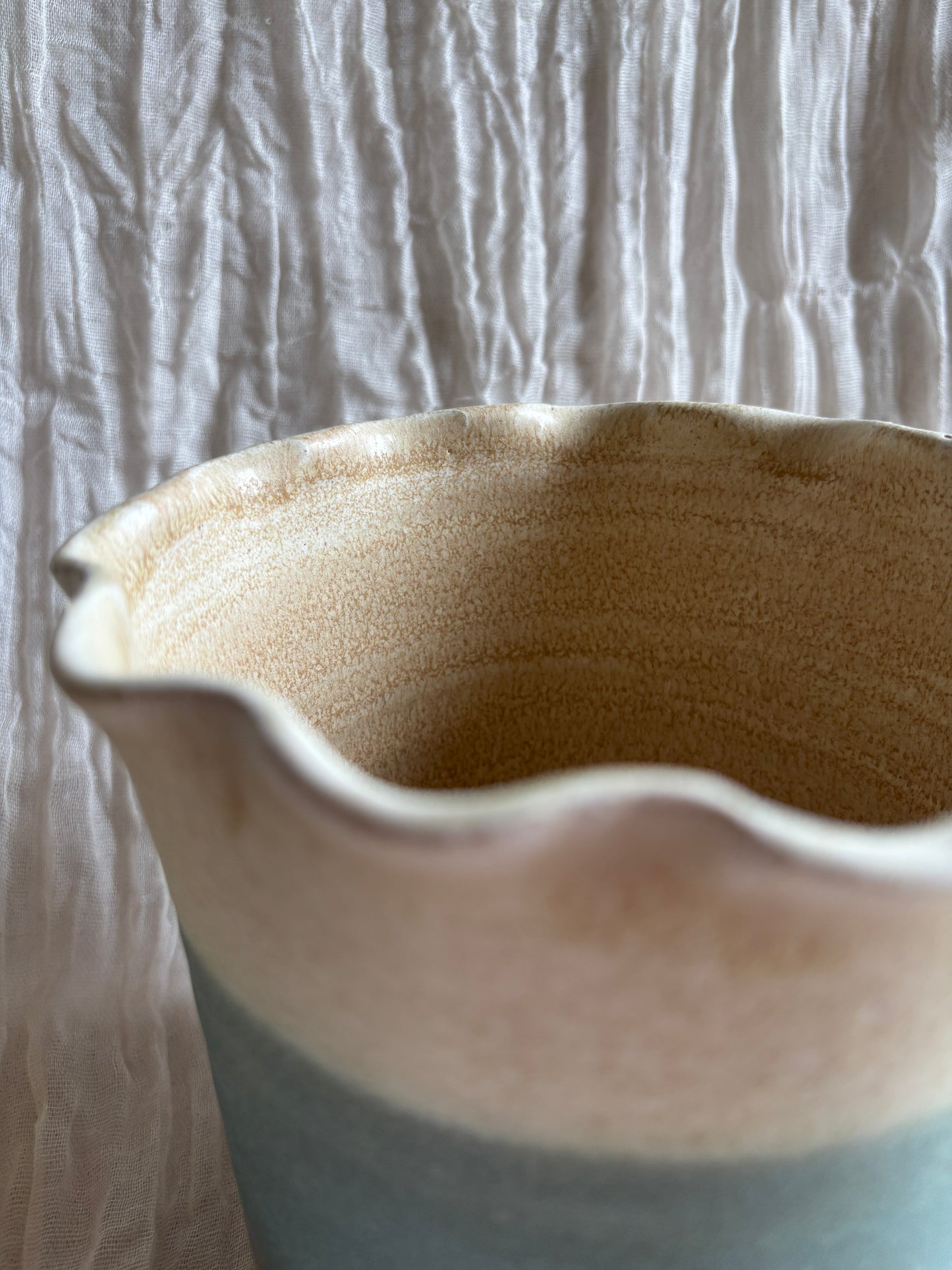 Mountains Scalloped Planter