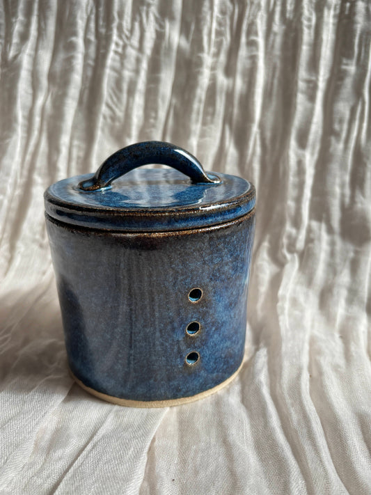 Sea Fever Garlic Pot