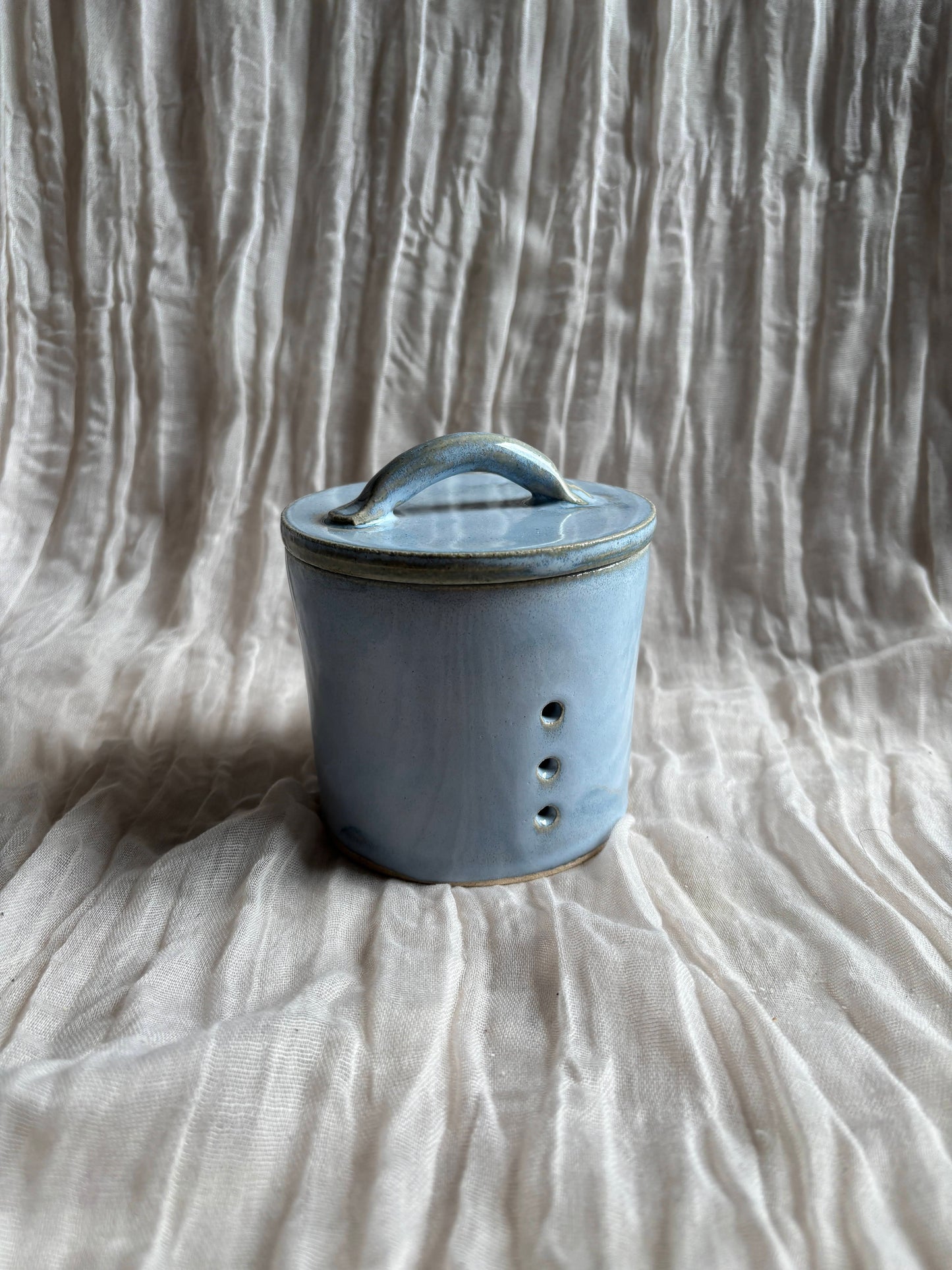 Sky Blue Garlic Pot