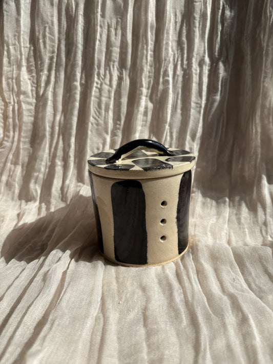 Stripe Garlic Pot