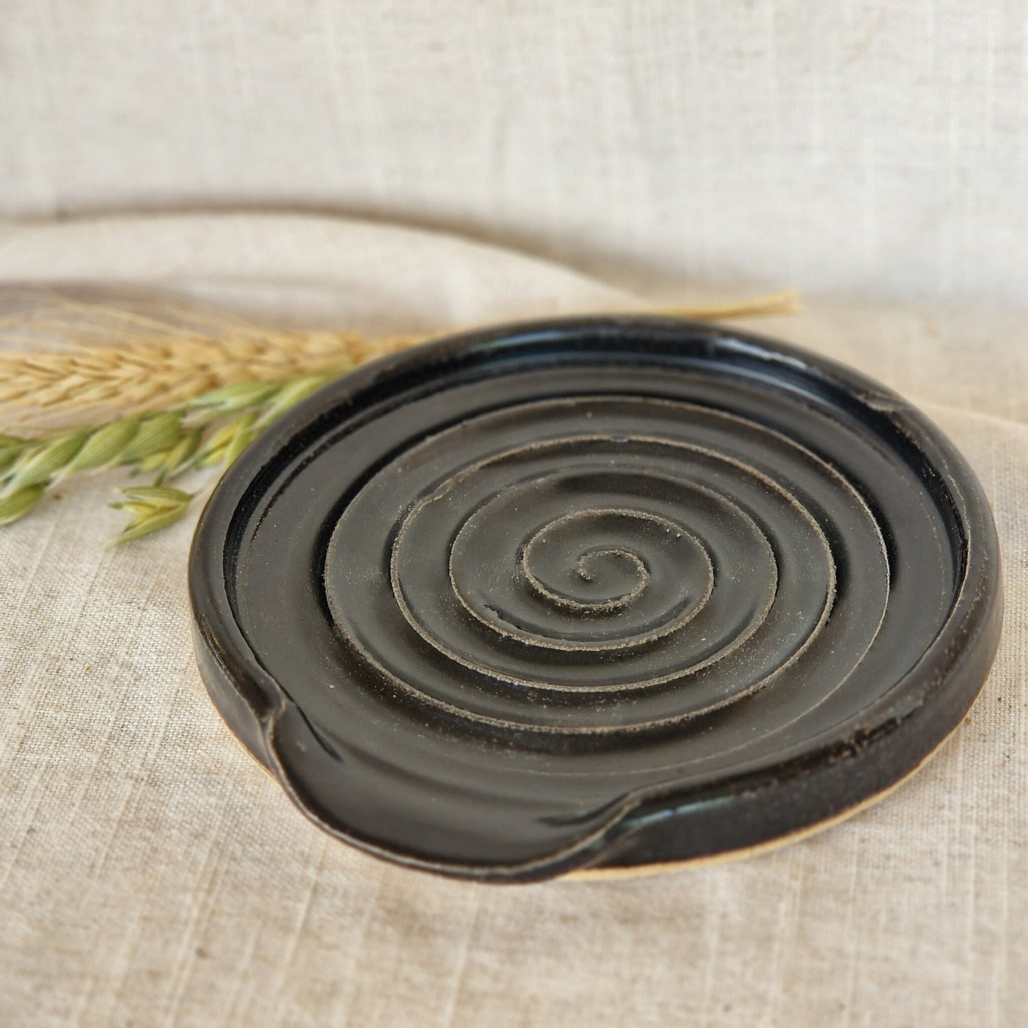 Black Spoon Rest