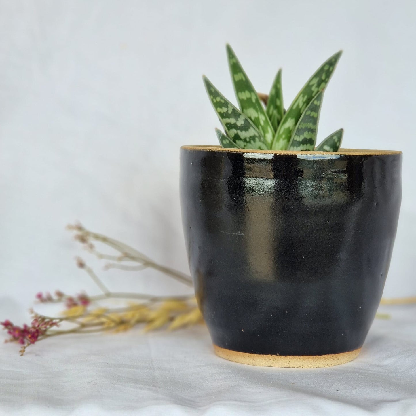 Black and White 10cm Planter